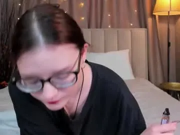 mia_cutieee's Thumb Image