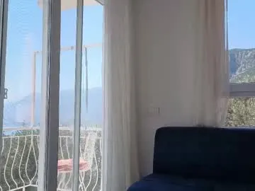 polynessia – webcam model profile photo