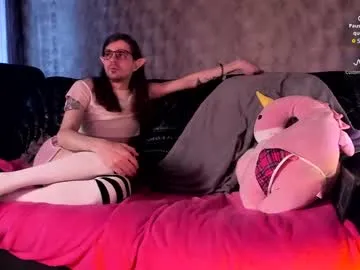 rainbowpony420 – webcam model profile photo