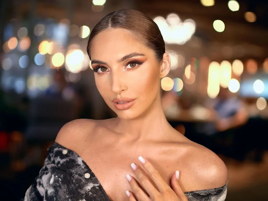 EllieSin – webcam model profile photo